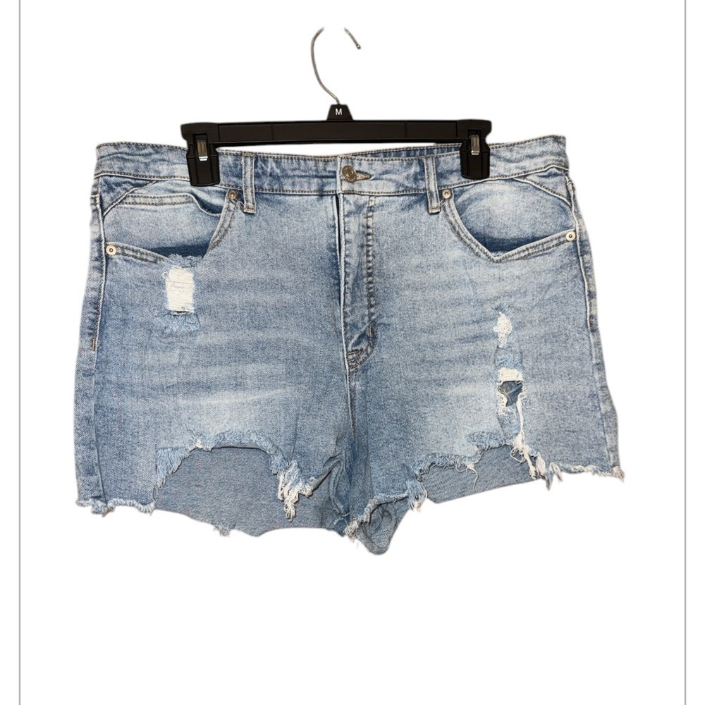 Sofia Distressed Light Blue Denim Shorts chi size 16